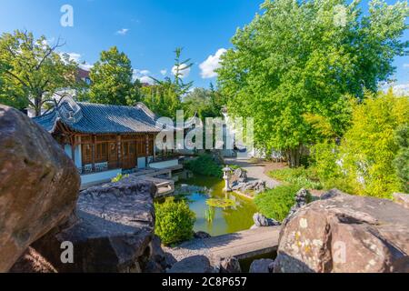 Piccolo ma bello Chinagarten o Giardino Cinese, centro di Stoccarda, stato federale Baden-Würtemberg, Germania del Sud, Europa Centrale Foto Stock