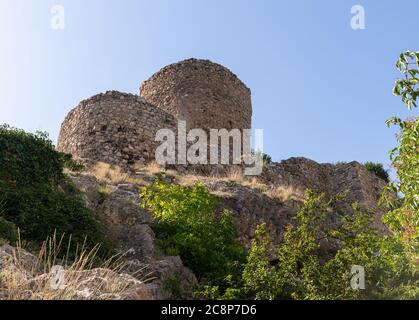 Torre del Grillo Bernabo. Rovine della fortezza genovese Chembalo in Crimea Foto Stock