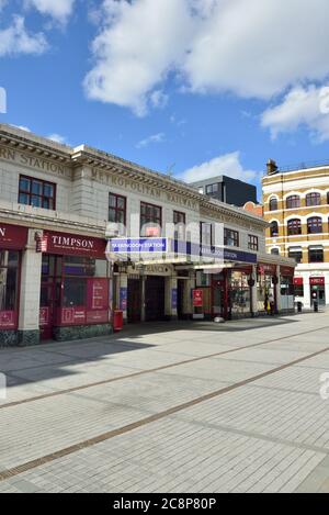 Farringdon & High Holborn stazione ferroviaria, Cowcross Street, Clerkenwell, Londra, Regno Unito Foto Stock