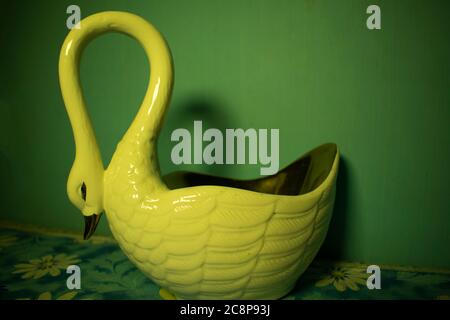 showpiece swan in porcellana Foto Stock