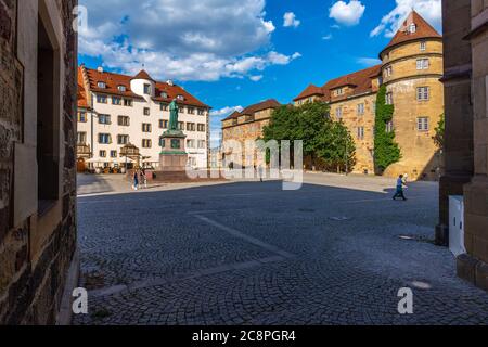 Landesmuseum (a destra) e Alte Kanzlei o la Cancelleria Vecchia di Schillerplatz, centro città, Stoccarda, Baden-Württemberg, Germania del Sud, Europa centrale Foto Stock