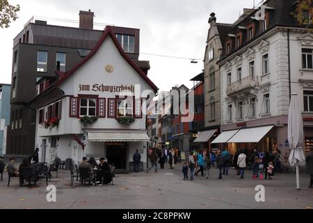 Baden, Kanton Argovia (AG)/ Svizzera - Novembre 02 2019: In autunno nel centro di Baden, cantone Argovia, Svizzera Foto Stock