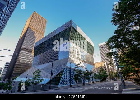 Seattle, Washington, USA - 21 luglio 2018 - Biblioteca pubblica di Seattle. La Biblioteca Centrale è stata progettata da REM Koolhaas e Joshua Prince-Ramus e wa Foto Stock