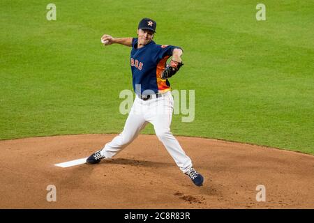 Houston, Stati Uniti. 26 luglio 2020. Houston Astros partenza lanciatore Zack Greinke piazzola contro i Seattle Mariners nel 1 ° inning al Minute Maid Park a Houston Domenica 26 luglio 2020. Foto di Trask Smith/UPI Credit: UPI/Alamy Live News Foto Stock