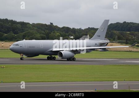 T-055, un Airbus A330MRTT gestito dall'Aeronautica militare olandese per conto della multinazionale NATO Multi-Role Tanker Transport Fleet, a Prestwick. Foto Stock