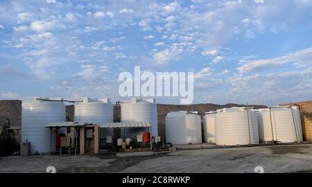 Serbatoio dell'acqua industriale nella fabbrica utilizzata per l'agricoltura e il consumo. Muscat, Oman : 03-08-2020 Foto Stock