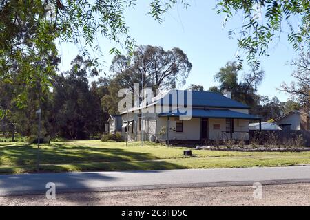 Glenrowan, Victoria. Edifici storici, la vecchia stazione di polizia e Lock Up. Foto Stock