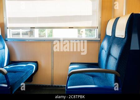All'interno del treno della metropolitana. Posti vuoti. in giappone Foto Stock