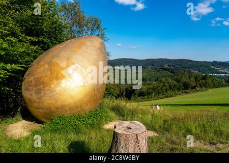 Foresta scultura sentiero Wittgensteiner Sauerland, 23 km lungo sentiero, parte del Rothaarsteig lungo percorso escursionistico, la scultura è stato il primo, b Foto Stock