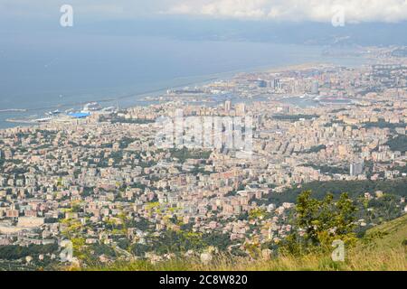 Vista di Genova dal monte Fascie. Genova. Liguria. Italia Foto Stock