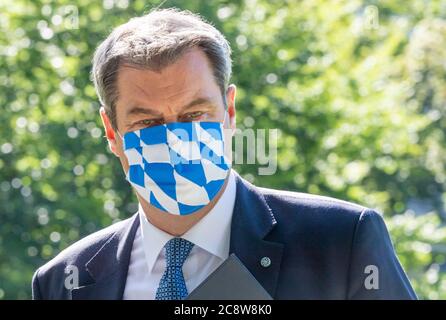 Monaco, Germania. 27 luglio 2020. Markus Söder (CSU), primo ministro della Baviera, si reca a una conferenza stampa sulla situazione della corona a Mamming. Credit: Peter Kneffel/dpa/Alamy Live News Foto Stock