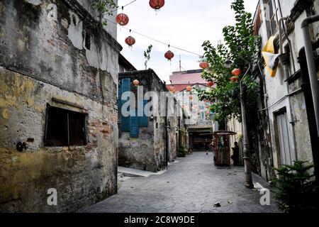 Arte di strada nascosta a Kwai Chai Hong, Chinatown, Kuala Lumpur, Malesia Foto Stock