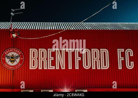 Brentford 1 Leeds United 1, 11/02/2020. Griffin Park, campionato. Foto di Simon Gill. Foto Stock