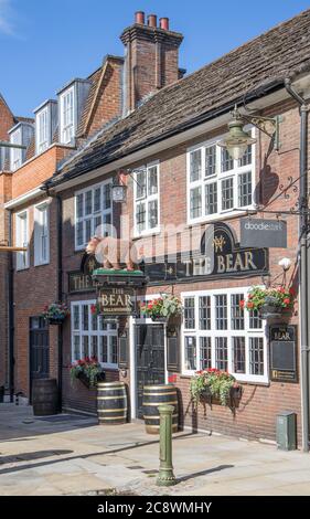 il pub bear nella piazza del mercato nel centro di horsham west sussex Foto Stock