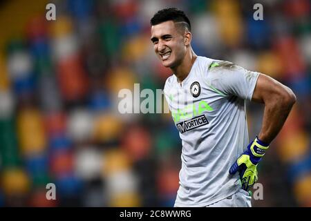 Udine, Italia - 23 luglio 2020: Juan Musso di Udinese Calcio reagisce durante la Serie UNA partita di calcio tra Udinese Calcio e Juventus FC. Udinese Calcio ha vinto 2-1 anni con la Juventus FC. Credit: Nicolò campo/Alamy Live News Foto Stock