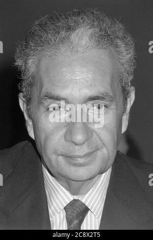 Aldo MORO (Maglie, 23 settembre 1916 – ‚Roma, 9 maggio 1978) è stato un politico italiano della democrazia cristiana, primo ministro italiano dal 1963 al 1968 e dal 1974 al 1976. È stato rapito e assassinato dall'organizzazione terroristica delle Brigate rosse. Portraet, Portrvsst, ritratto, immagine singola ritagliata, motivo singolo, immagine non saturata, ¬ | utilizzo in tutto il mondo Foto Stock