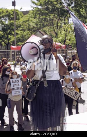 Montréal, CANADA - 07 giu 2020: Montreal Black Lives materia pacifica protesta per l'assassinio di George Floyd. Foto Stock