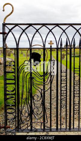 Porta che porta alla Chiesa di San Columba, Broad Bay, Point, Isle of Lewis, Western Isles, Outer Hebrides, Scotland, Regno Unito Foto Stock