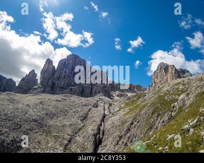 Arrampicata sul Pisciadu via ferrata del gruppo Sella nelle Dolomiti, Alto Adige Foto Stock