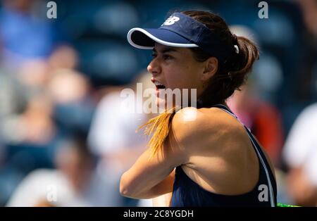 Sorana Cirstea della Romania in azione durante la sua terza partita al torneo di tennis US Open Grand Slam 2019 Foto Stock