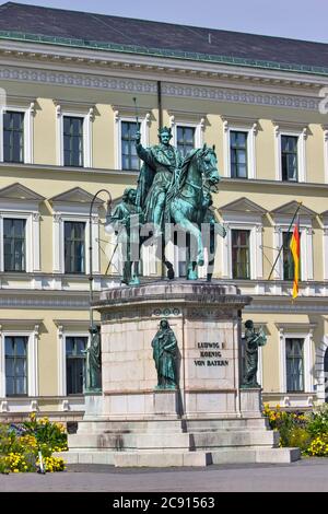 Statua di Re Ludovico a Monaco, Germania Foto Stock