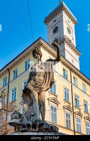 Fontana di Diana in Piazza Rynok, Lviv, Ukrain Foto Stock