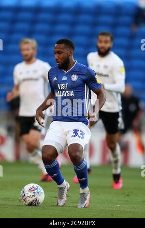 Cardiff, Regno Unito. 27 luglio 2020. Junior Hoilett della città di Cardiff in azione. EFL Skybet Championship gioca semifinale, 1° incontro di tappa, Cardiff City contro Fulham al Cardiff City Stadium di Cardiff lunedì 27 luglio 2020. Questa immagine può essere utilizzata solo per scopi editoriali. Solo per uso editoriale, licenza richiesta per uso commerciale. Non si può usare nelle scommesse, nei giochi o nelle pubblicazioni di un singolo club/campionato/giocatore. pic di Andrew Orchard/Andrew Orchard sport photography/Alamy Live news Credit: Andrew Orchard sports photography/Alamy Live News Foto Stock