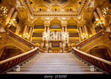 Ingresso decorato al Palais Garnier - Teatro dell'Opera, Parigi, Francia Foto Stock