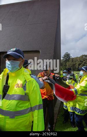 Sydney, Australia. 28 luglio 2020. I manifestanti Black Lives Matter escono a sostegno della famiglia Dungay. The Domain, Sydney Australia..Credit: Brad McDonald/ Alamy Live News' Foto Stock