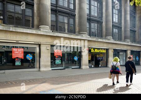 Negozi vuoti, posto di blocco, nel centro di Nottingham. Foto Stock