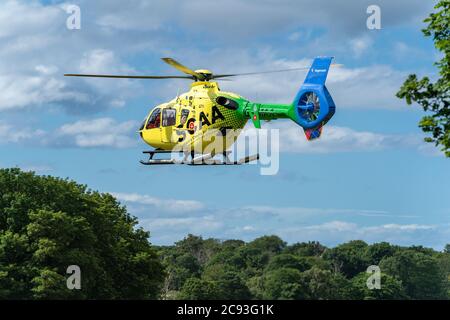 26 luglio 2020. Alvah Bridge, Banff, Aberdeenshire, Scozia, Regno Unito. Si tratta di uno degli SCAA, la Charity Air Ambulance Scozzese con partenza dal Ponte DI A. Foto Stock