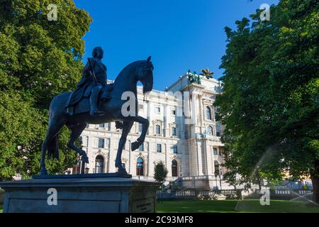 Vienna: parco Burggarten, palazzo Neue Burg, monumento a Franz Stephan von Lothringen nel 01. Città vecchia, Vienna, Austria Foto Stock