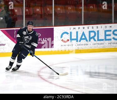 Gatineau, Canada - 19 gennaio 2019: Alexis Lafrenière del Rimouski Océanic si riscalda prima della partita della Major Jr League del Quebec contro le Olympiques Gatineau all'Arena Robert Guertin. Si prevede che sarà il primo a scegliere nella bozza NHL 2020. Foto Stock