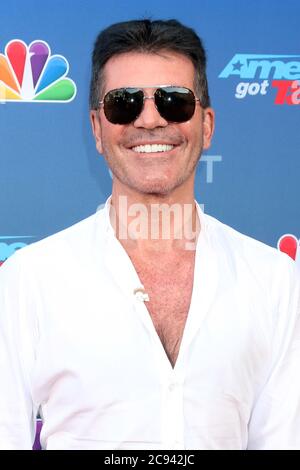 LOS ANGELES - 4 MARZO: Simon Cowell alla stagione dei talenti americani 15 Carpet rosso di Kickoff all'Auditorium civico di Pasadena il 4 marzo 2020 a Pasadena, California Foto Stock