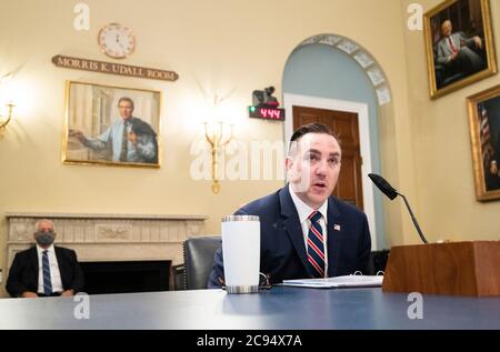 Adam D. DeMarco, Major District of Columbia National Guard, testimonia durante l'audizione della House Natural Resources Committee su "Domande senza risposta circa l'attacco della polizia del Parco degli Stati Uniti 1 giugno ai manifestanti pacifici a Lafayette Square" martedì 28 luglio 2020.Credit: Bill Clark/Pool via CNP | utilizzo in tutto il mondo Foto Stock