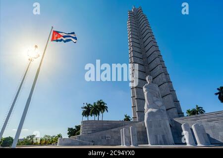 Piazza della Rivoluzione e il Monumento Jose Marti a l'Avana, Cuba con un bel cielo Foto Stock