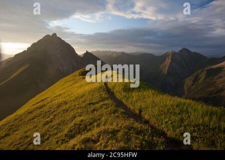 Geografia / viaggio, Germania, Baviera, Alpi Allgaeu, Hoefats (montagna) al tramonto luce, diritti aggiuntivi-clearance-Info-non-disponibile Foto Stock