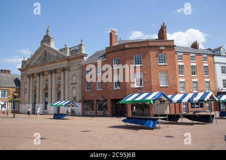 Viste di Market Place e del centro commerciale Castle Quay a Banbury, Oxfordshire, Regno Unito, dal 26 giugno 2020 Foto Stock