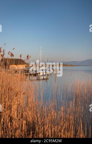 Geografia / viaggio, Germania, Baviera, Seeon-Seebruck, casa barca e le barche sul Chiemsee, diritti aggiuntivi-clearance-Info-non-disponibile Foto Stock