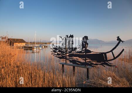 Geografia / viaggio, Germania, Baviera, Seeon-Seebruck, casa barca e le barche sul Chiemsee, scultura , Additional-Rights-Clearance-Info-non-disponibile Foto Stock