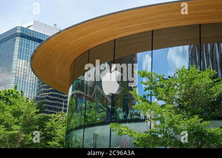 Bangkok, Thailandia - 29 luglio 2020: Apple Central World, il secondo negozio di punta in Thailandia si prepara ad aprire ufficialmente a CentralWorld shoppi Foto Stock