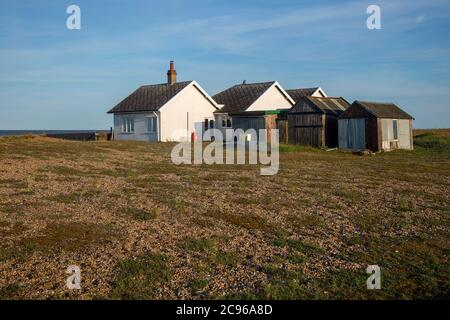 Beach House bungalow sul mare chiamato The Beacons a Shingle Street, Suffolk, Inghilterra, Regno Unito Foto Stock