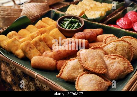 Realizzazione di Kueh Apom Balik fatturato Pancake con Banana in