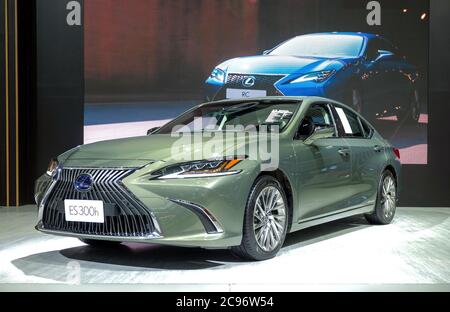 Nonthaburi-Thailandia 28 NOV 2018: Lexus ES 300h in mostra al 35esimo Salone Internazionale del motore della Thailandia 2018 Foto Stock