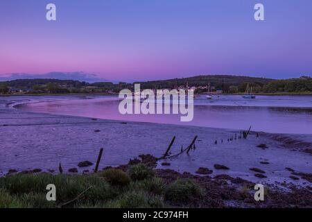 Sguazzati sull'estuario del fiume Dee con bassa marea a Kirkcudbright Harbour, Galloway, Scozia meridionale. Foto Stock