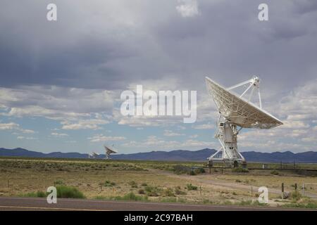 Telescopi radio ad array molto grandi che osservano l'universo, il New Mexico centrale Foto Stock