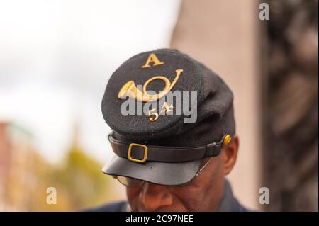 Closeup del cappello su un membro del 54th Massachusetts Regiment Reenactors Group a Boston. Foto Stock