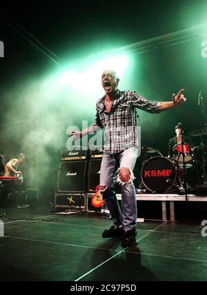 Linkoping, Svezia 20170324 Concerto con la band punk KSMB al Concerto e congresso di Linköping. Le Legends sono state riunite per un concerto a Bråvalla l'anno scorso, e sembra aver fornito un sapore aggiunto; in primavera vanno in un lungo tour. Foto Gippe Gustafsson Foto Stock