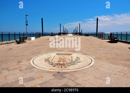 Il suggestivo lungomare del borgo ligure di Alassio Foto Stock