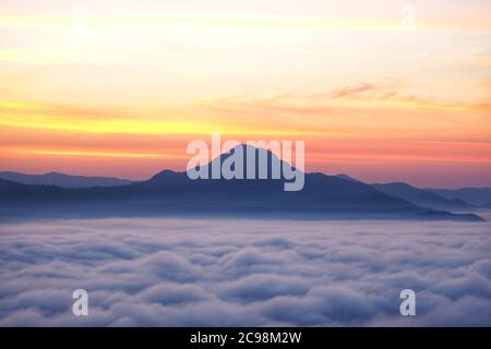 Phu Tok montagna a Chiang Khan, Loei, attrazioni turistiche in Thailandia. Foto Stock